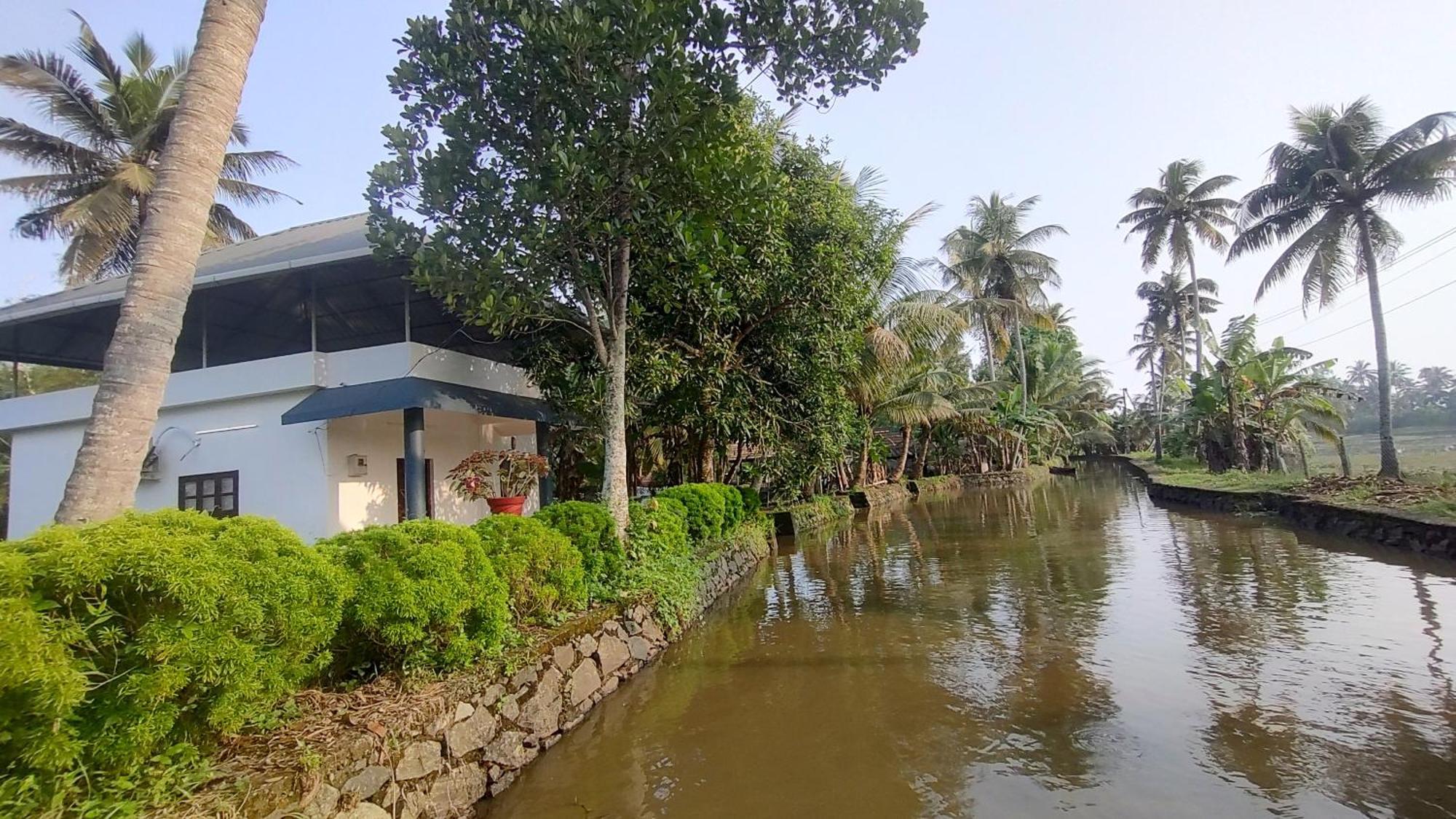 Valentine'S Rice Bowl Home Stay Alappuzha Exterior foto